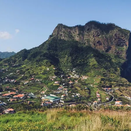 Проживание в семье Ohana Madeira Порту-да-Круш